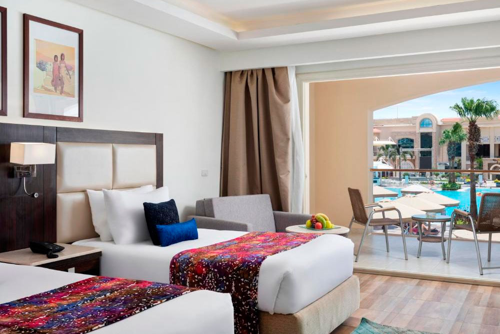 Pickalbatros White Beach Resort 5*