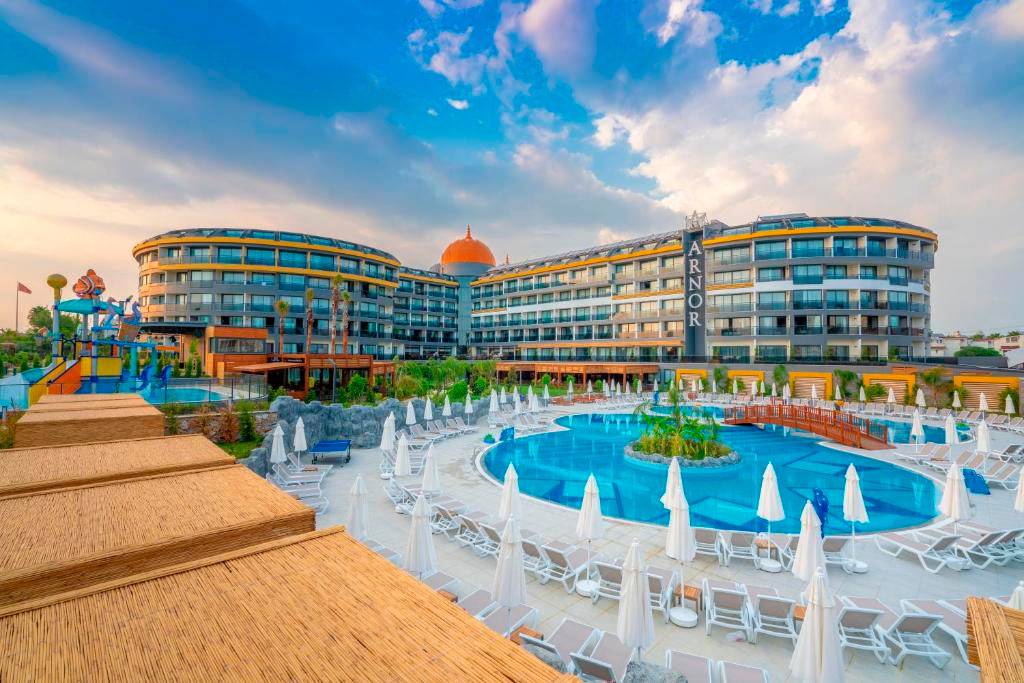 Arnor De Luxe Hotel & SPA