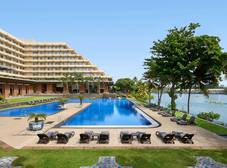 Фото отеля Cinnamon Lakeside