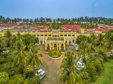 Фото отеля The Lalit Golf & Spa Resort