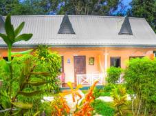 Фото отеля Bernique Guesthouse