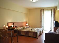 Фото отеля Sunrise Village Hotel