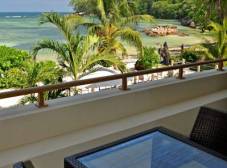 Фото отеля Crown Beach Hotel