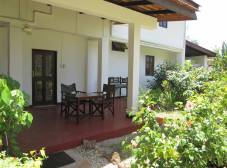 Фото отеля Flame Tree Cottages