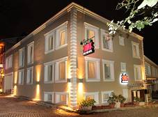 Фото отеля Apple Tree Hotel
