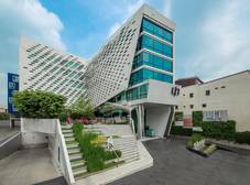 Фото отеля LiT Bangkok Hotel