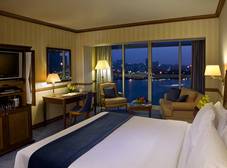 Фото отеля Sheraton Dubai Creek Hotel And Towers