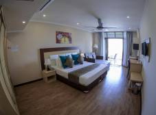 Фото отеля Triton Beach Hotel Spa