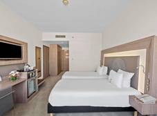 Фото отеля Novotel World Trade Centre Dubai