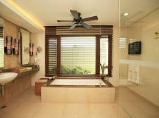 Фото отеля Crimson Resort & Spa