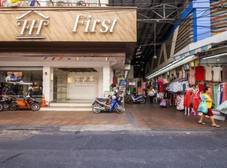 Фото отеля First House Bangkok