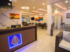 Фото отеля The White Harp Beach Hotel