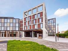 Фото отеля Hampton by Hilton Dubai Al Seef