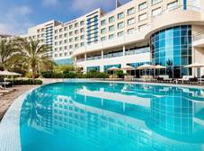 Фото отеля Crowne Plaza Muscat OCEC