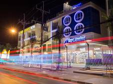 Фото отеля BearPacker Patong Hostel