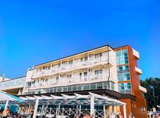 Фото отеля First Line Hotel
