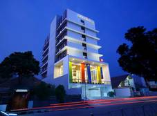 Фото отеля Amaris Hotel Dr. Susilo Grogol