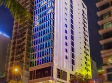 Фото отеля Maximilan DaNang Beach Hotel