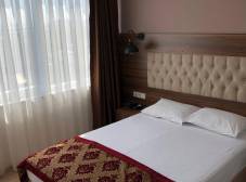 Фото отеля The Reina Hotel