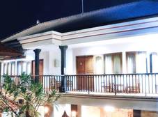 Фото отеля Agus Beach Inn