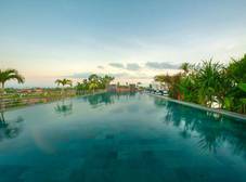 Фото отеля de Vins Sky Hotel Seminyak