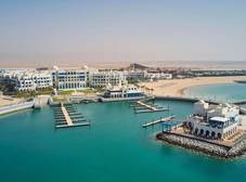 Фото отеля Hilton Salwa Beach Resort & Villas