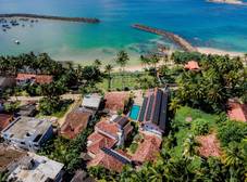 Фото отеля Shangrela Beach Resort