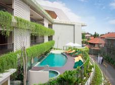Фото отеля Beachwalk Residence