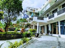 Фото отеля Queens Beach Hotel