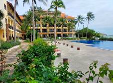Фото отеля Hon Rom Central Beach Resort