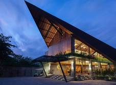 Фото отеля Kayumas Seminyak Resort