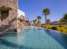 Фото отеля Aeonic Suites & Spa