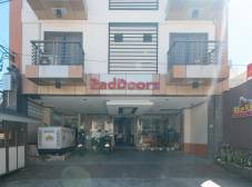 Фото отеля Reddoorz near Landers Superstore Cebu City