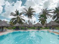 Фото отеля Mambo Beach Villas