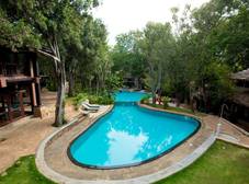 Фото отеля The Deer Park Hotel
